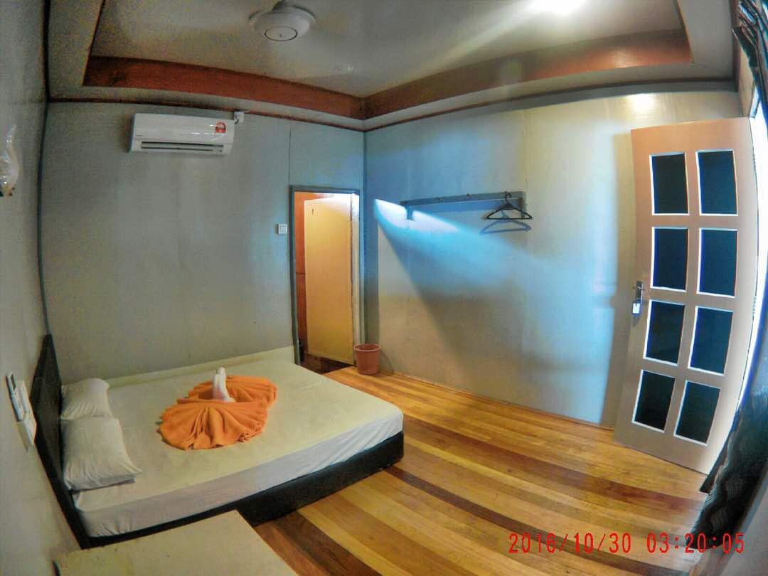 Готель Sipadan Micro Dive Mabul Island Екстер'єр фото